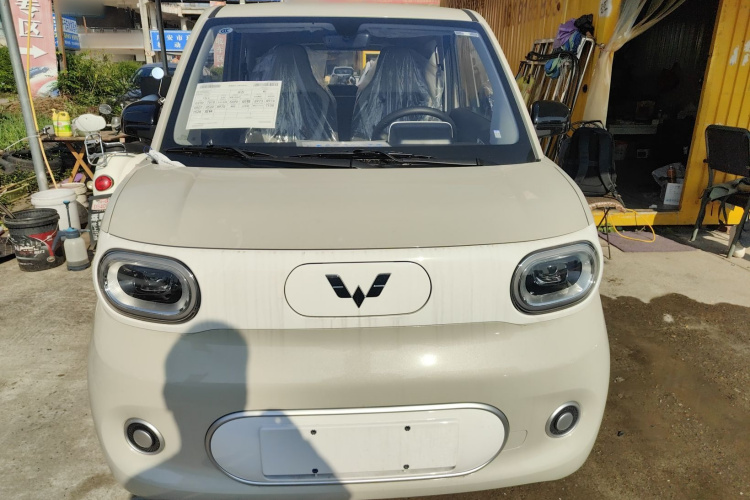 五菱汽车 宏光MINIEV 2024款 第三代 215km 青春版车身外观2