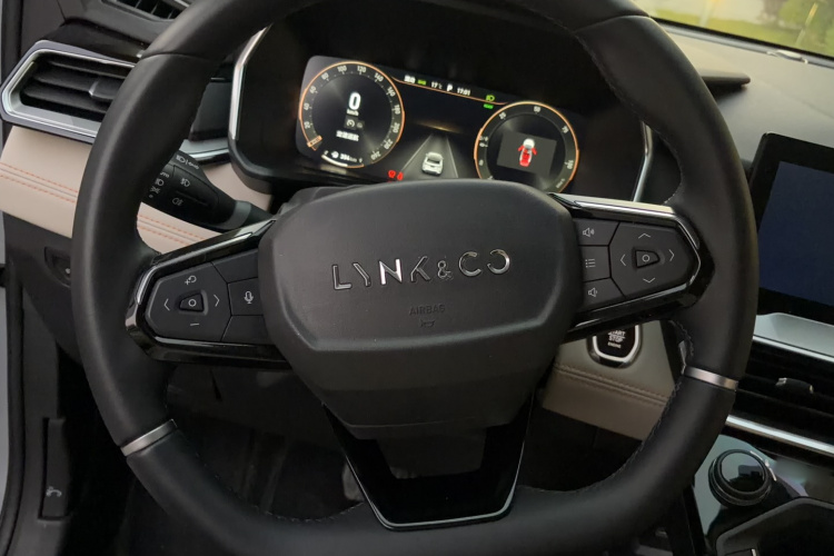 领克06 EM-P 2022款 PHEV 84KM续航版 Pro局部细节13