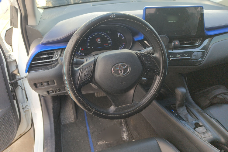 丰田C-HR 2023款 2.0L 领先版中控内饰13