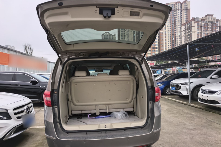 别克GL8 2017款 25S 豪华型 国V机舱底盘23