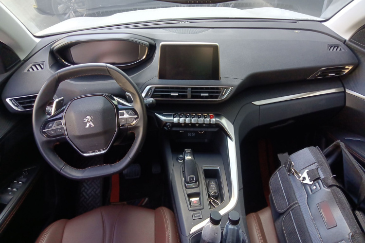 标致4008 2017款 350THP 精英版中控内饰12