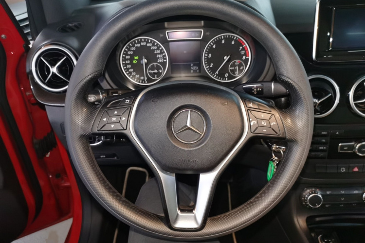 奔驰B级 2012款 B 180局部细节13