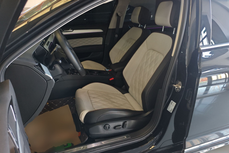 大众 迈腾 2023款 200万辆纪念版 330TSI DSG豪华型中控内饰19