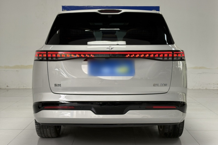 东风奕派 eπ008 2025款 210Ultra增程版 5座车身外观6004