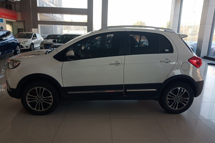 哈弗H1 2016款 改款 蓝标 1.5L AMT豪华型车身外观6003