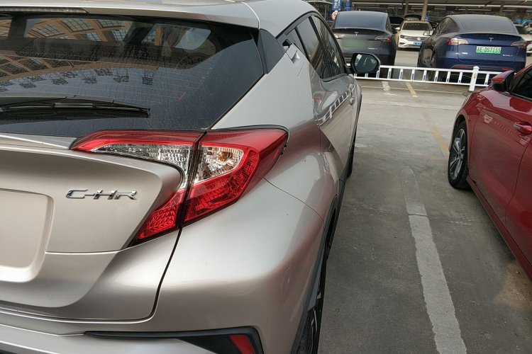 丰田C-HR 2020款 2.0L 领先版车身外观6006