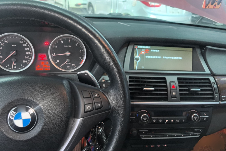 宝马X6 2013款 xDrive35i中控内饰12