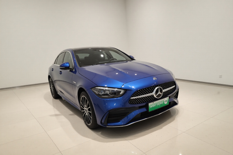 奔驰C级 2022款 C 260 L 运动版车身外观3