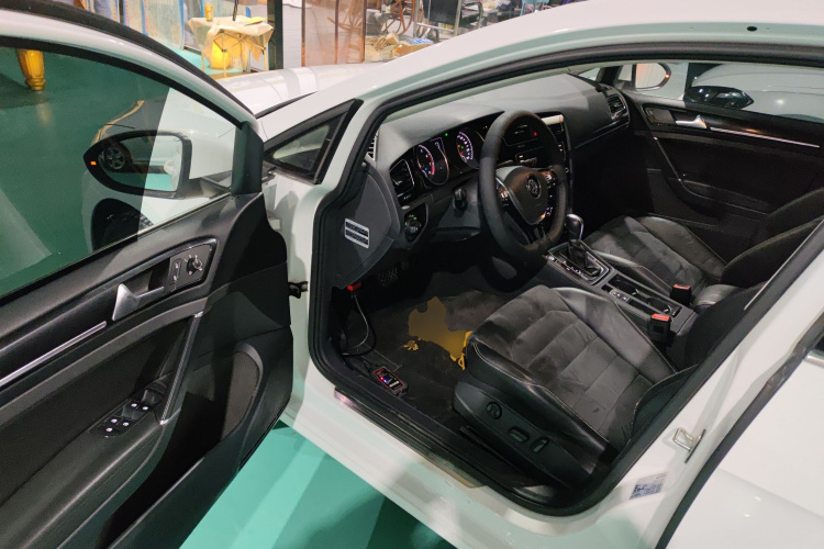 大众 高尔夫 2016款 280TSI 自动旗舰型中控内饰20