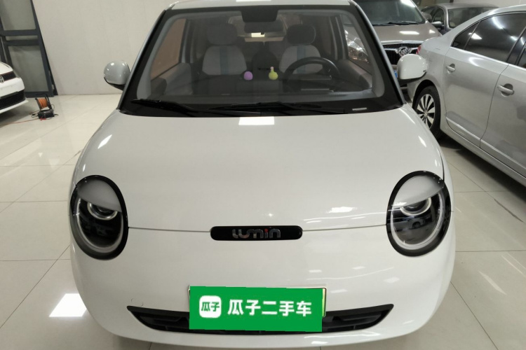 长安启源 长安Lumin 2022款 210km 香甜款车身外观2