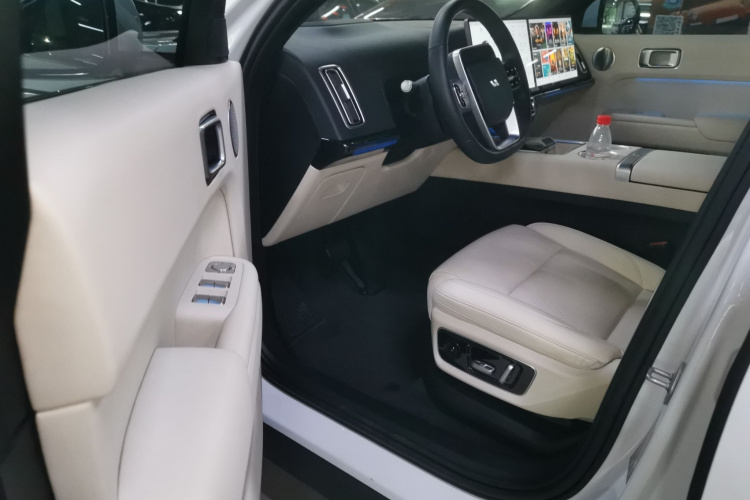 理想汽车 理想L7 2023款 Pro中控内饰20