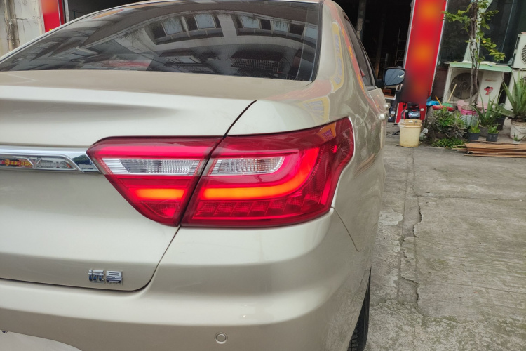 吉利汽车 远景 2018款 1.5L 自动尊贵型车身外观6006