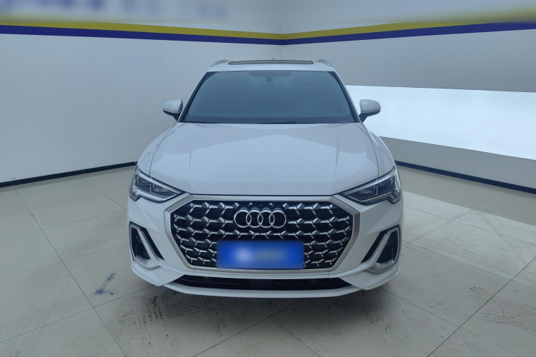 奥迪Q3 2024款 35 TFSI 时尚动感型车身外观2