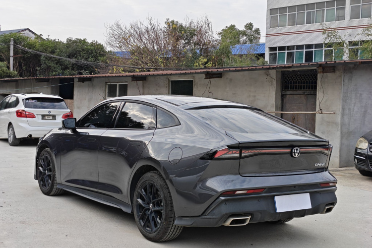 长安UNI-V 2024款 1.5T 尊贵型车身外观6008