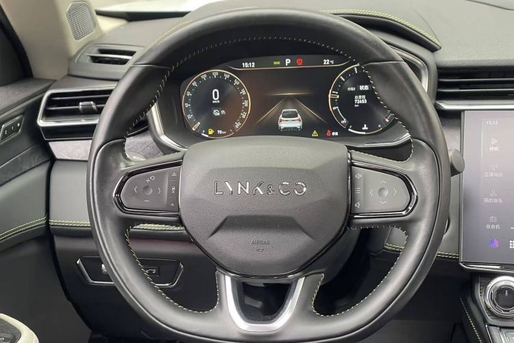 领克05 2020款 2.0TD 两驱耀Halo中控内饰13