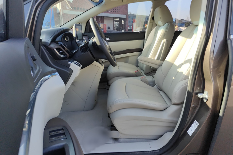 别克GL8 2022款 陆上公务舱 652T 舒适型中控内饰7002