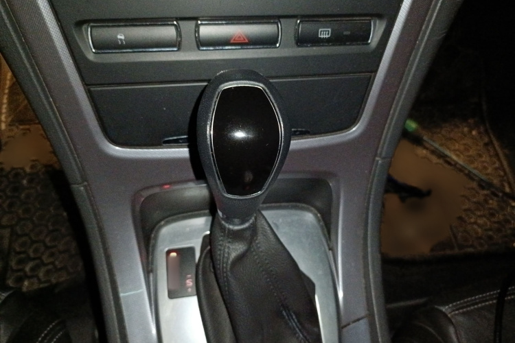 福特 蒙迪欧-致胜 2011款 2.0L GTDi240豪华运动型局部细节18