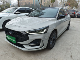 福特 福克斯 2022款 三厢 EcoBoost 180 自动ST Line