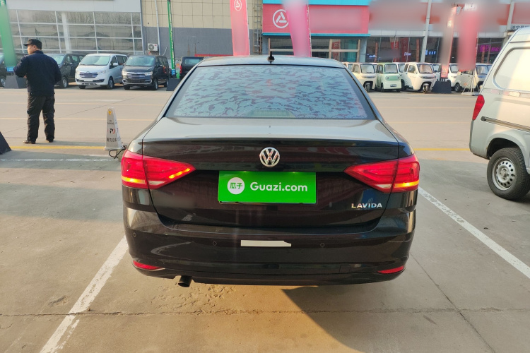 大众 朗逸 2017款 1.6L 自动风尚版车身外观6