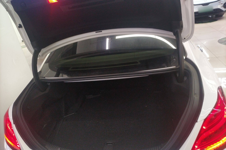 奔驰C级 2018款 C 180 L 时尚型运动版机舱底盘23