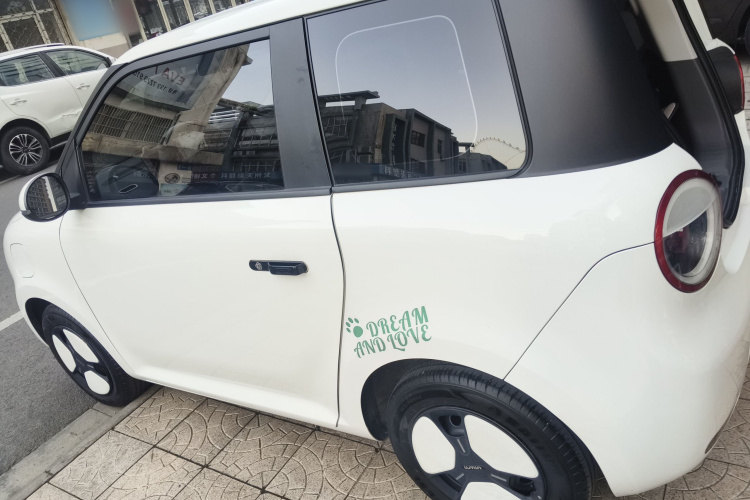 长安启源 长安Lumin 2022款 210km 香甜款车身外观4