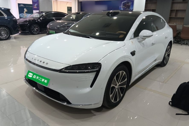 鸿蒙智行 智界R7 2024款 纯电 736km UItra车身外观1