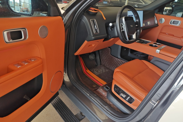 理想汽车 理想L9 2022款 Max中控内饰20