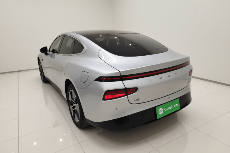 小鹏P7 2023款 P7i 702 Pro车身外观5