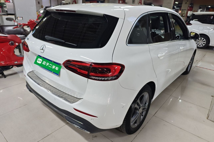 奔驰B级 2020款 B 200 动感型车身外观6005
