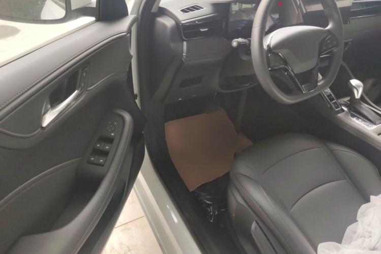 荣威i5 2023款 1.5L CVT豪华版中控内饰7003