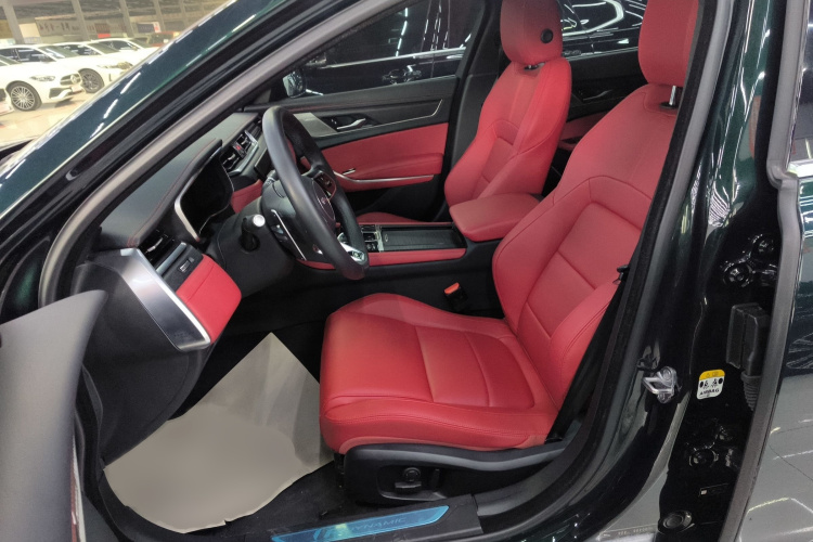 捷豹XFL 2023款 XFL 2.0T P250 两驱精英运动版局部细节19