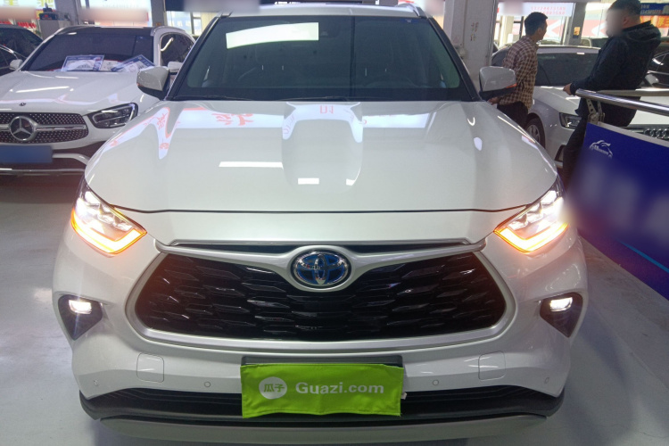 丰田 汉兰达 2023款 2.5L智能电混双擎四驱尊贵版 7座车身外观2