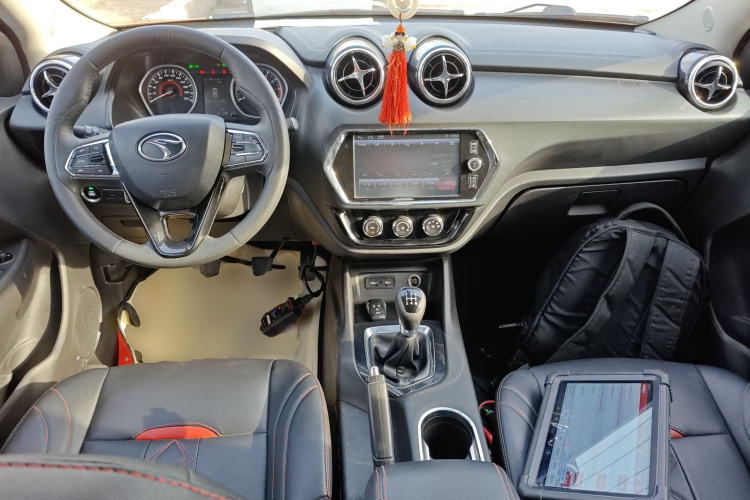 东南DX3 2018款 1.5L 手动尊贵型中控内饰12