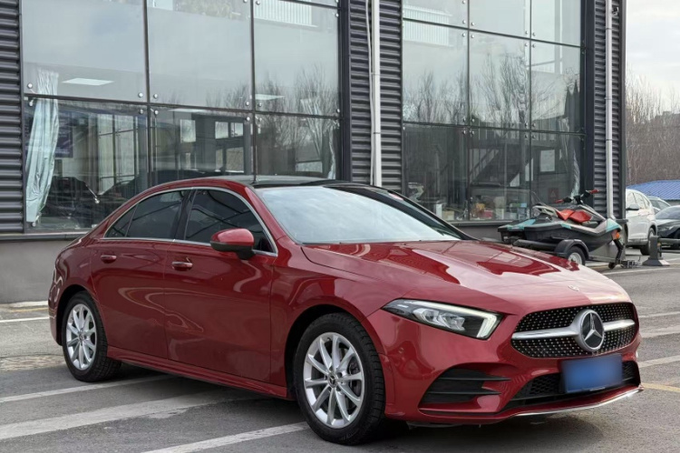 奔驰A级 2019款 改款 A 200 L 运动轿车车身外观6002