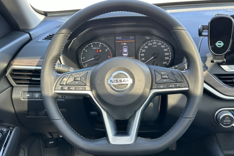 日产 天籁 2021款 2.0L XL 舒适版中控内饰7002