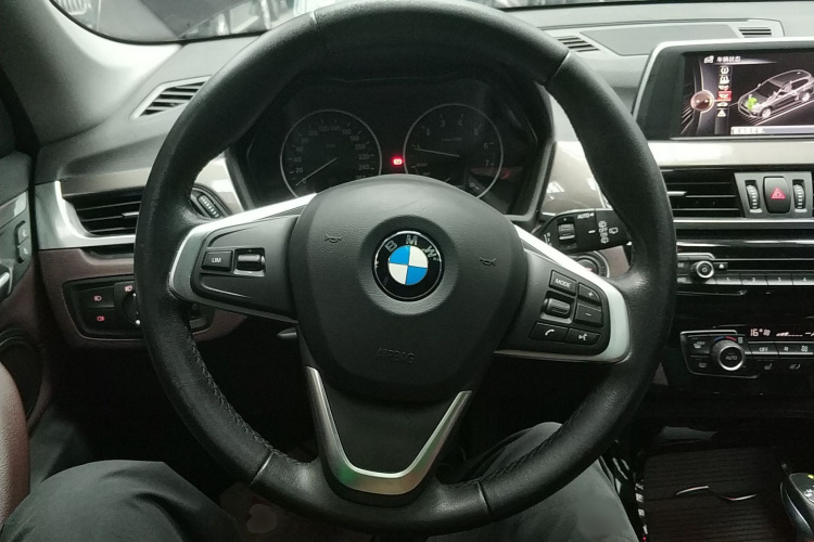 宝马X1 2016款 sDrive18Li 豪华型局部细节13