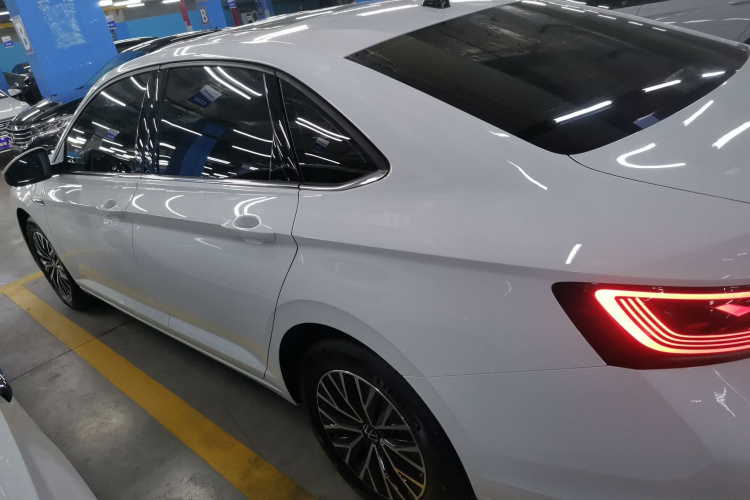 大众 速腾 2025款 200TSI DSG飞越版车身外观4