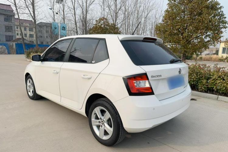 斯柯达 晶锐 2017款 1.4L 自动车享版车身外观6004