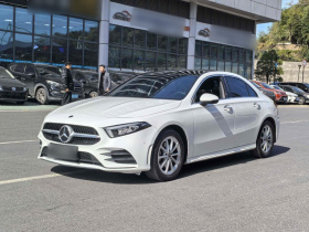 奔驰A级 2022款 改款 A 200 L 运动轿车动感型