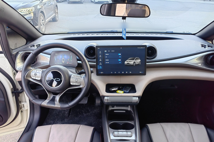 比亚迪 海豚 2024款 荣耀版 420km 时尚版中控内饰7008