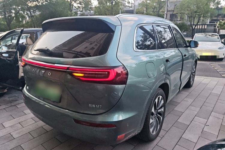 鸿蒙智行 问界M7 2024款 1.5T 后驱Plus版 6座车身外观7