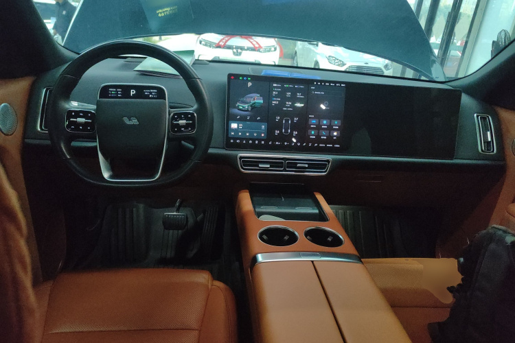 理想汽车 理想L9 2023款 Pro中控内饰7002