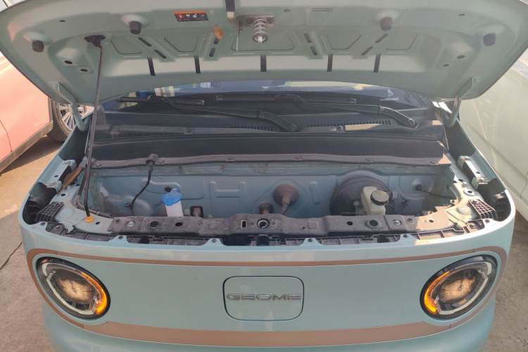 吉利银河 2023款 熊猫mini 200km 耐力熊机舱底盘24