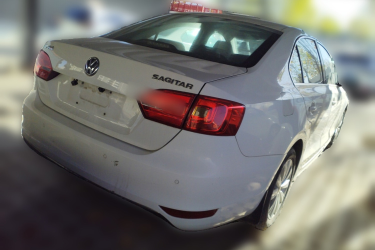 大众 速腾 2014款 1.6L 自动舒适型车身外观7