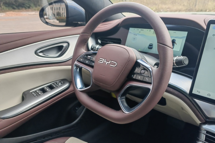 比亚迪 海豹07 DM-i 2025款 DM-i 1.5L 125km 豪华型中控内饰7005