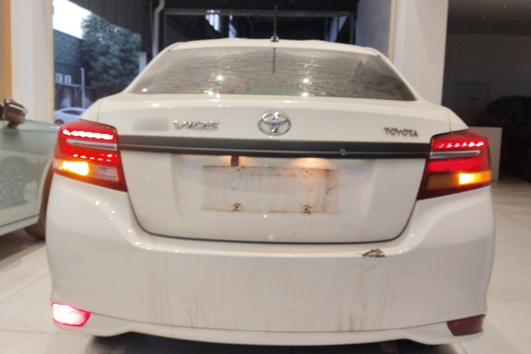 丰田 威驰 2017款 1.3L 手动前行版车身外观6