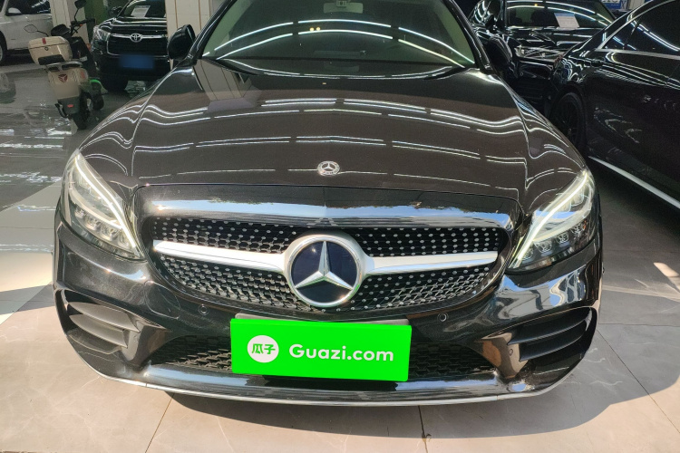 奔驰C级 2019款 改款 C 260 L 运动版车身外观2