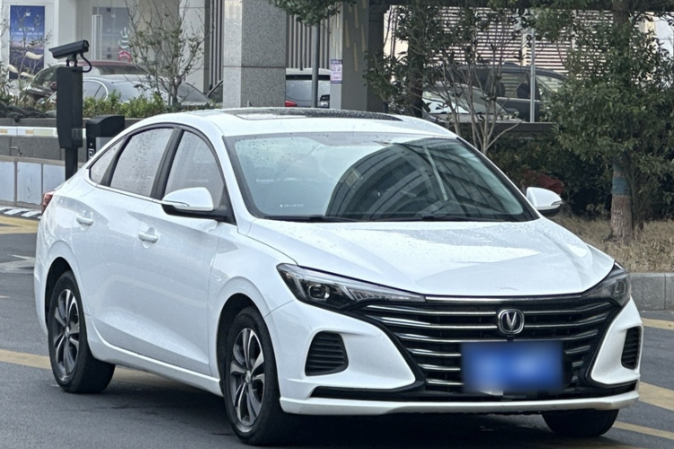 长安 逸动 2020款 PLUS 1.6L GDI 自动豪华型车身外观6003
