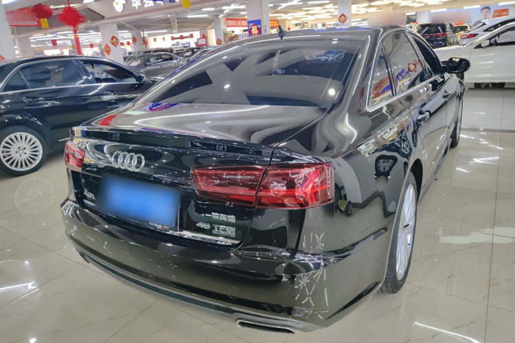 奥迪A6L 2018款 30周年年型 45 TFSI quattro 运动型车身外观7