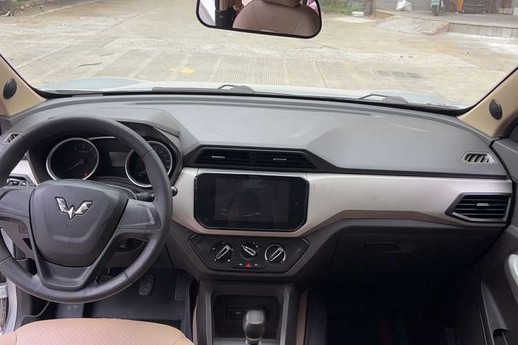 五菱汽车 五菱宏光 2019款 1.5L S舒适型国VI LAR中控内饰7003